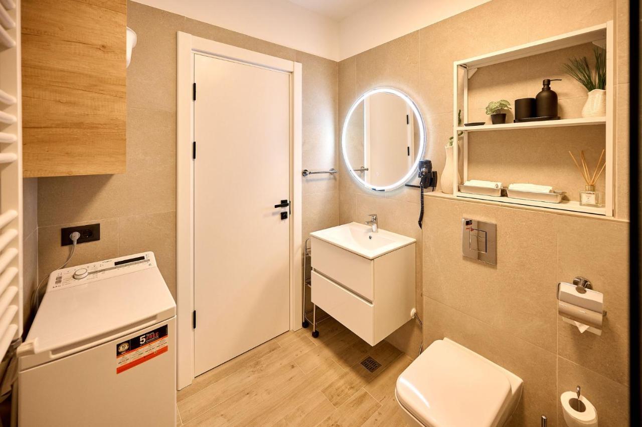The Point In Infinity Spa&pools - Parking Apartment