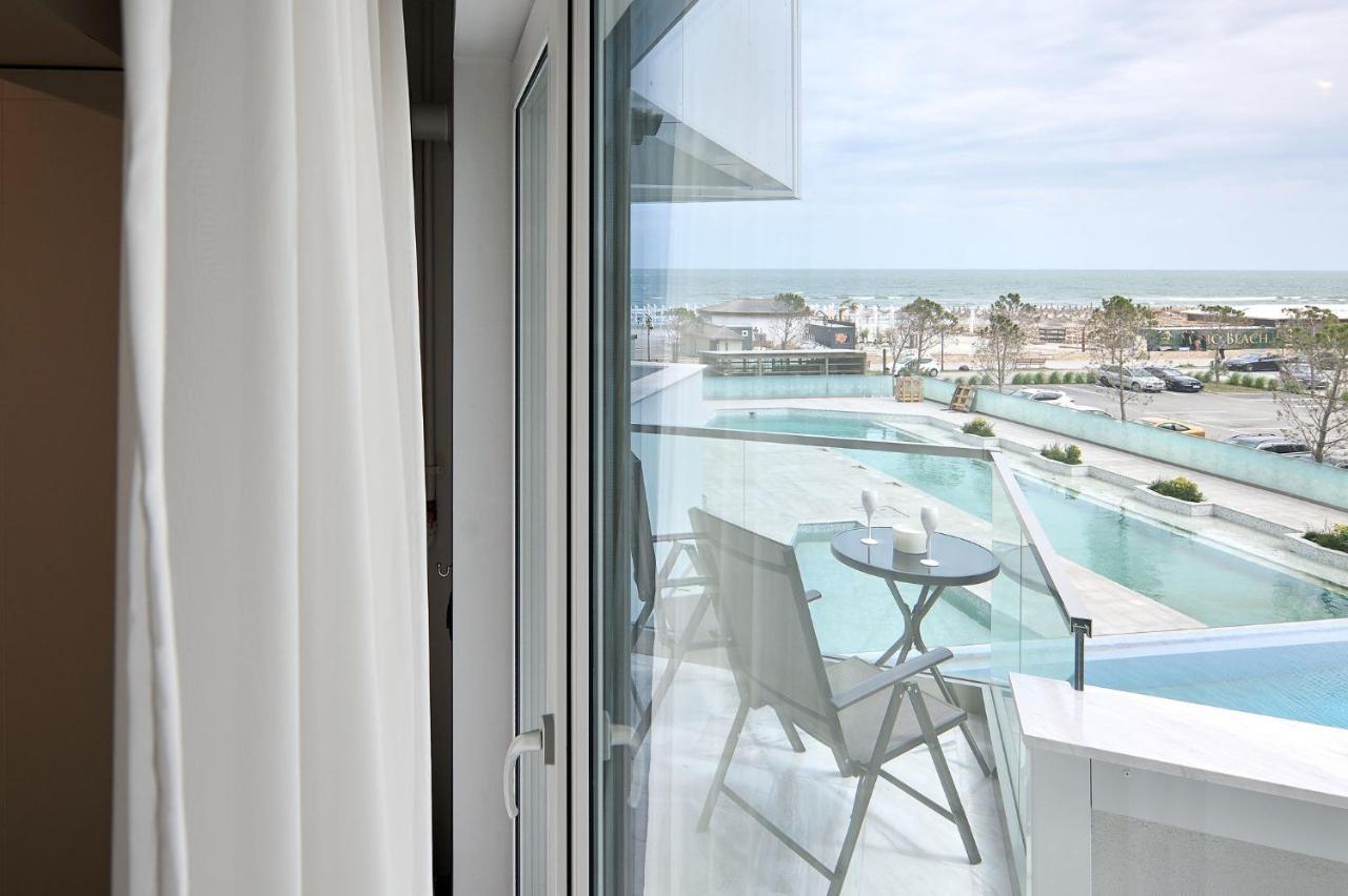 The Point In Infinity Spa&pools - Parking *